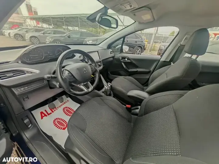 Peugeot 208 I 1.2 L PureTech Allure