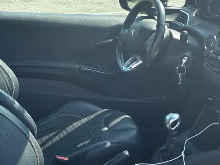 Peugeot 208 I 155 THP Allure