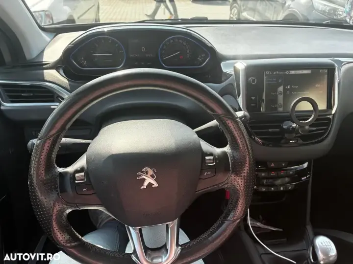Peugeot 208 I 155 THP Allure