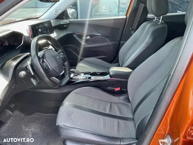 Peugeot 2008 II 1.2 L PureTech STT EAT8 Allure — imagine 4