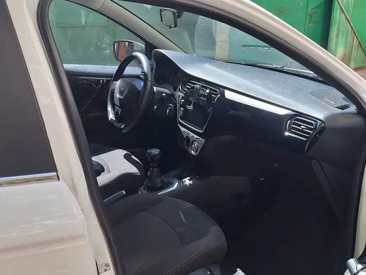 Peugeot 301