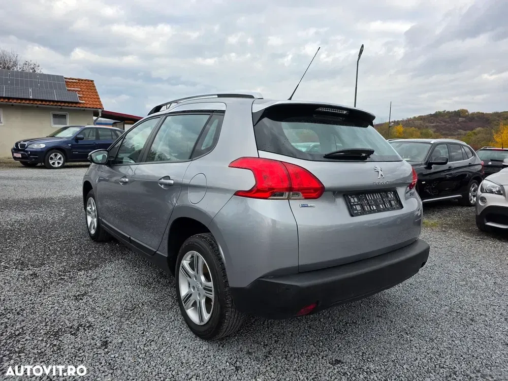 Peugeot 2008 PureTech 110 Stop&Start Active — imagine 6