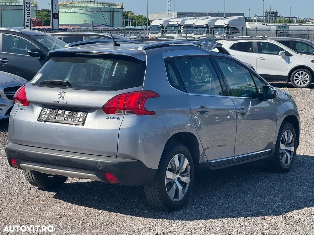 Peugeot 2008 I PureTech 110 Stop&Start Allure — imagine 5