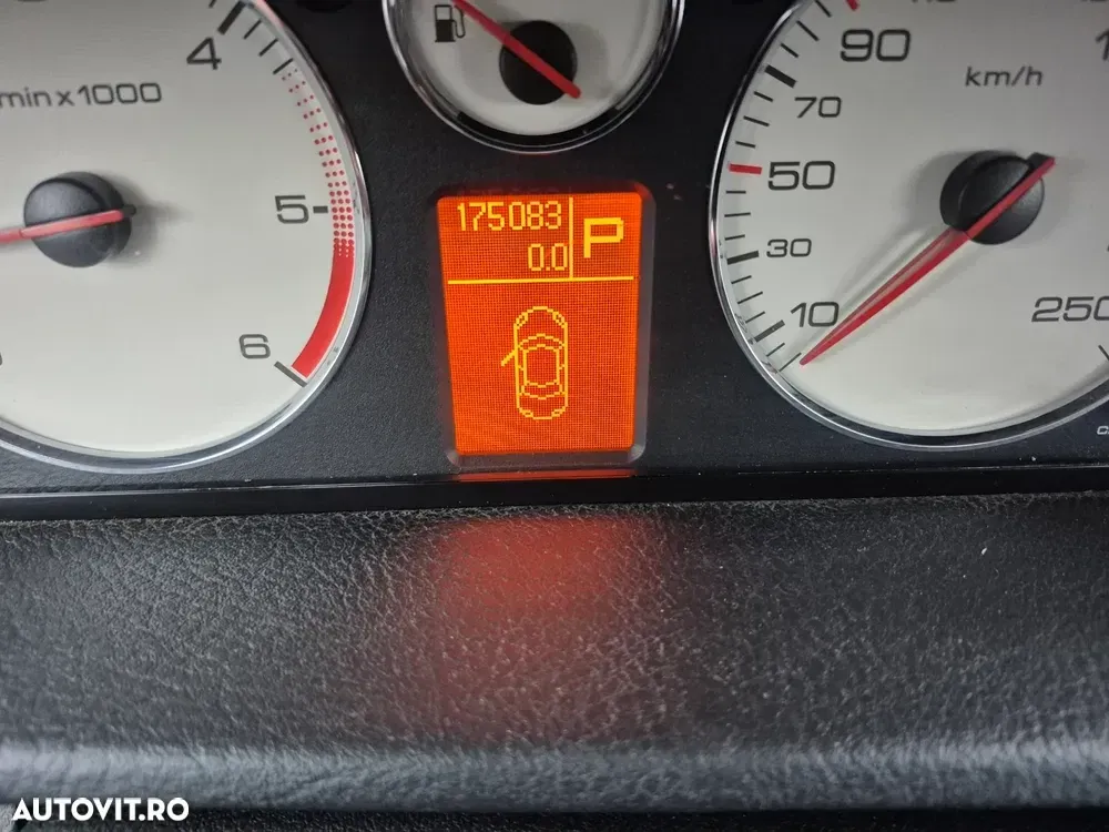 Peugeot 407 HDi 135 Automatik Premium — imagine 6