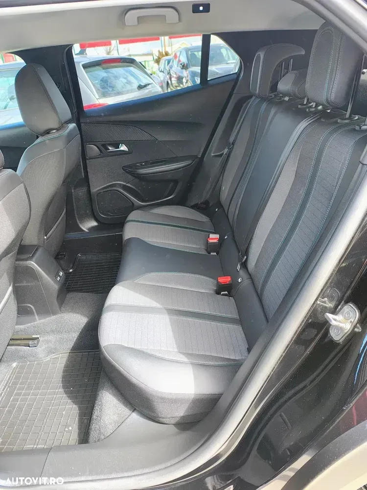 Peugeot 2008 II 1.5 BlueHDI 130 S&S EAT8 Allure — imagine 6