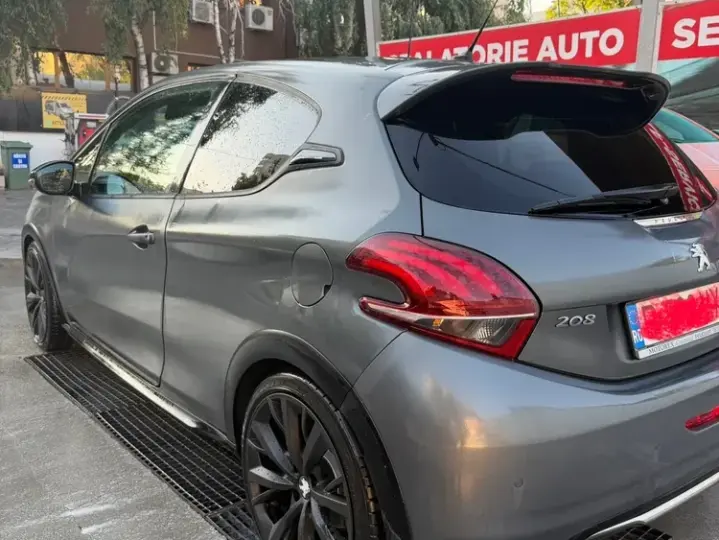 Peugeot 208 I