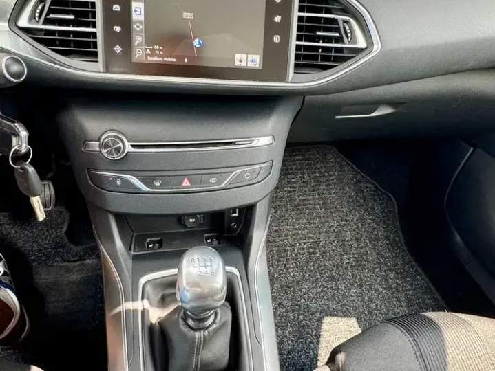 Peugeot 308 II