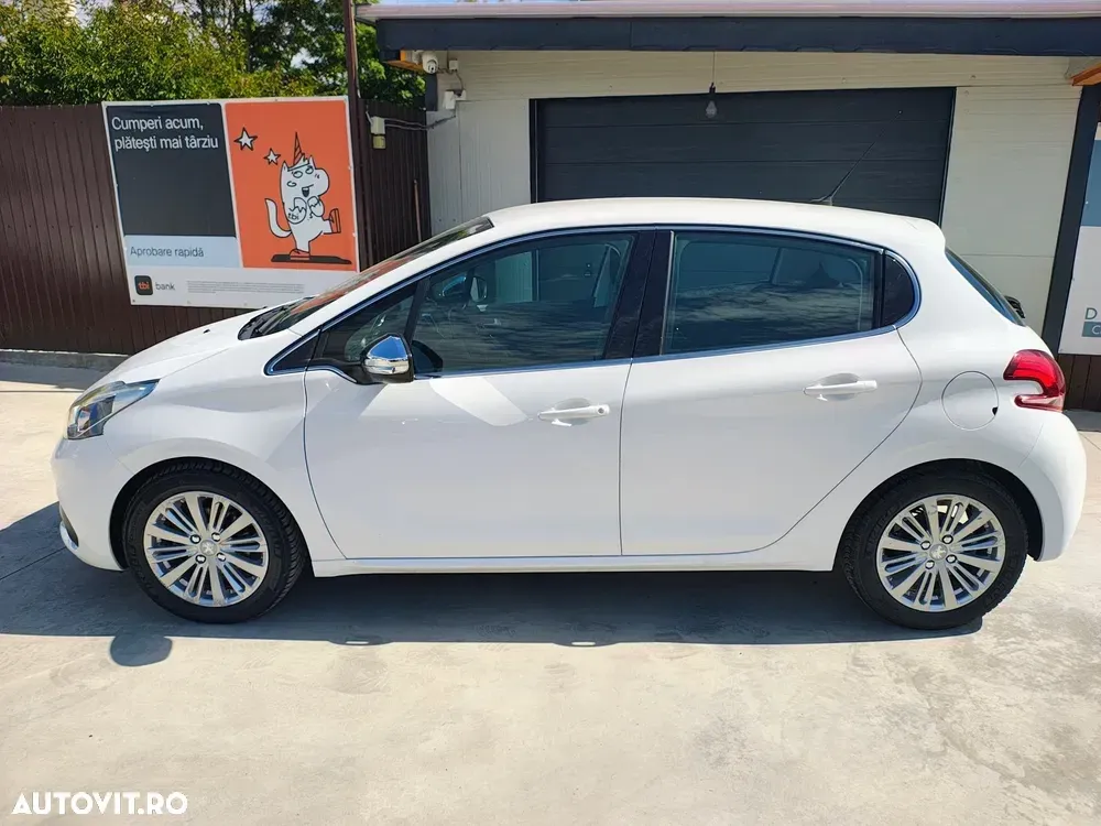 Peugeot 208 I PureTech 110 Stop & Start EAT6 Allure — imagine 3