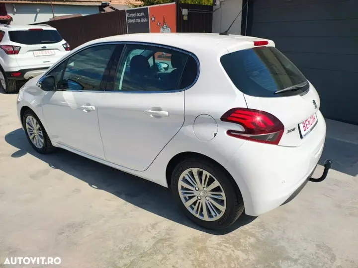 Peugeot 208 I PureTech 110 Stop & Start EAT6 Allure