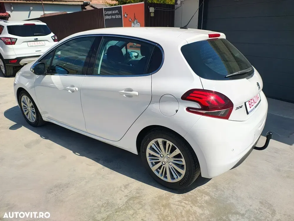 Peugeot 208 I PureTech 110 Stop & Start EAT6 Allure — imagine 4