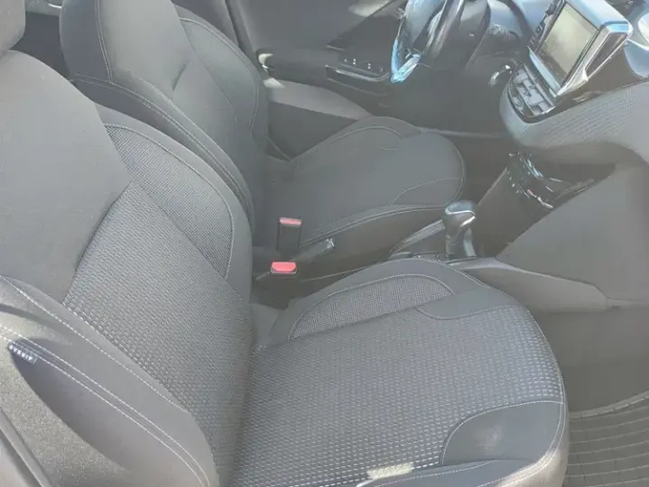 Peugeot 208 I PureTech 110 Stop & Start EAT6 Allure