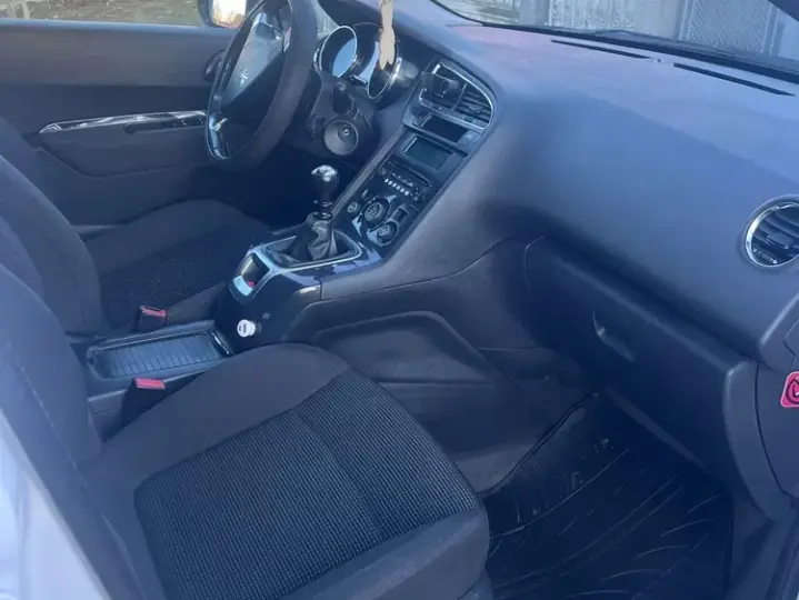 Peugeot 5008 II 2.0 BlueHDI Active