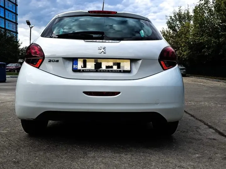 Peugeot 208 I