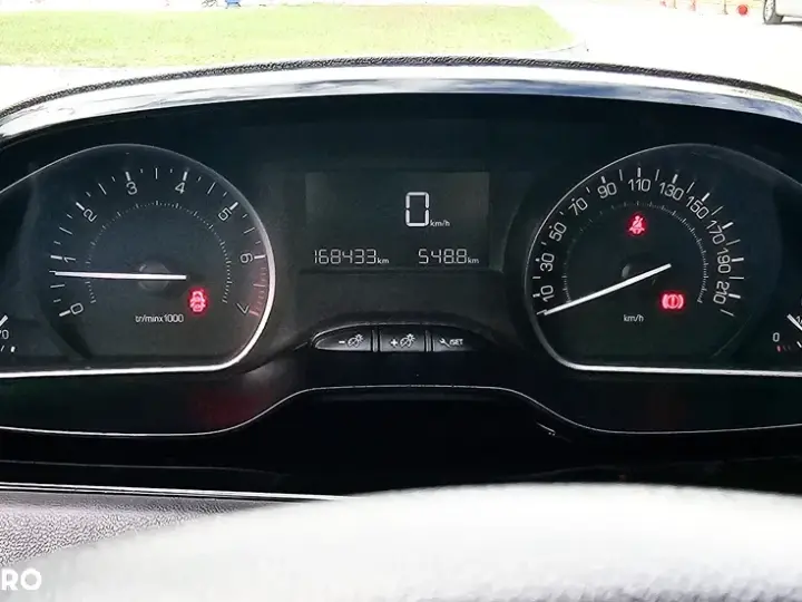 Peugeot 208 I