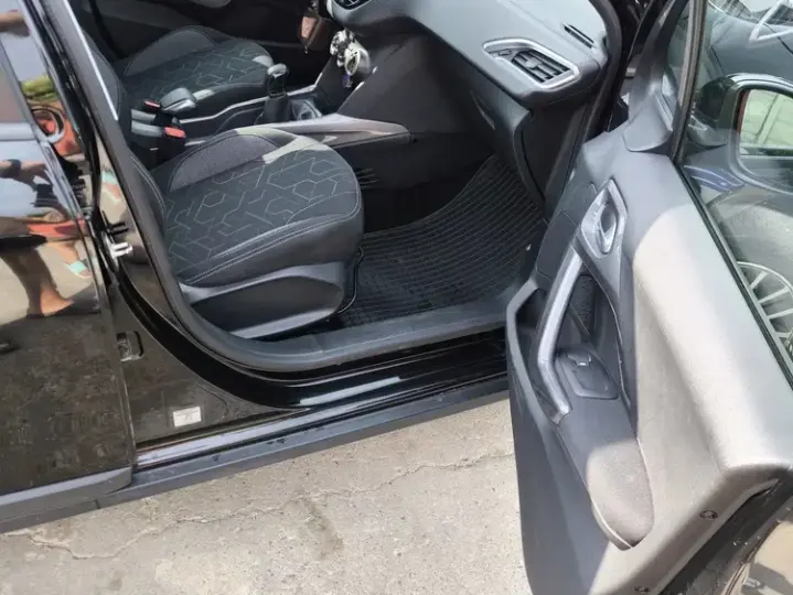 Peugeot 2008 II