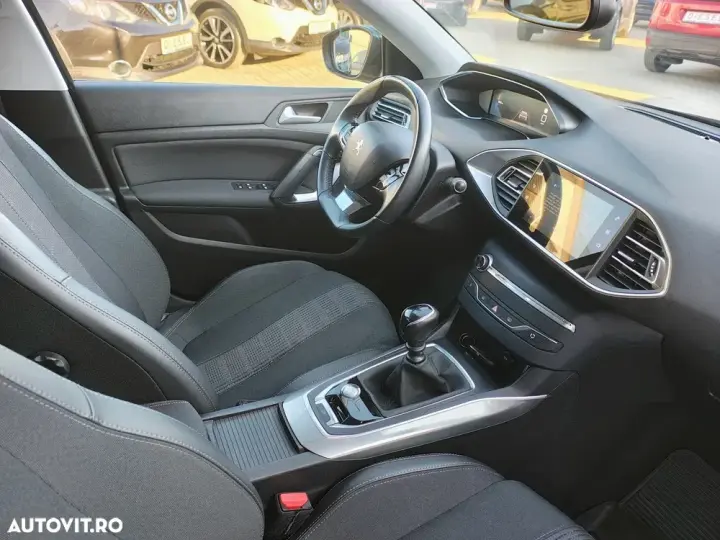 Peugeot 308 II