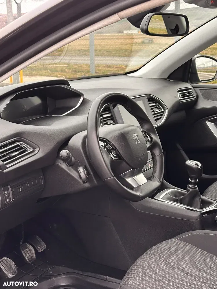 Peugeot 308 BlueHDi 130 Active Pack — imagine 5