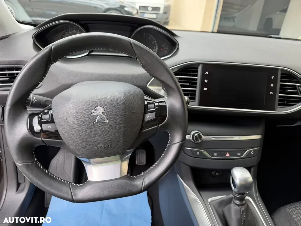 Peugeot 308 II PureTech 110 Stop & Start Style — imagine 5