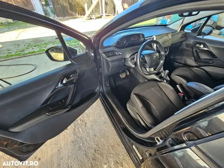 Peugeot 208 I e-HDi 68 EGS5 Stop&Start Active