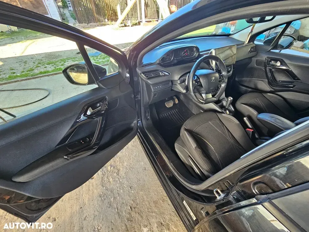 Peugeot 208 I e-HDi 68 EGS5 Stop&Start Active — imagine 3