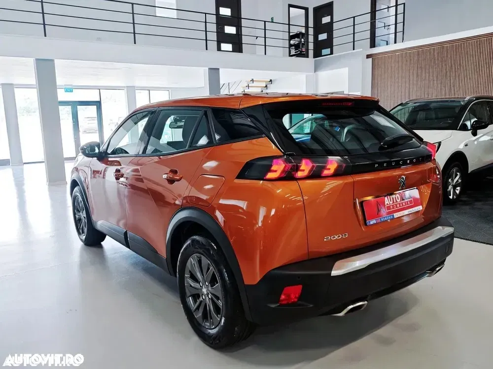 Peugeot 2008 II PureTech 130 EAT8 Active — imagine 5