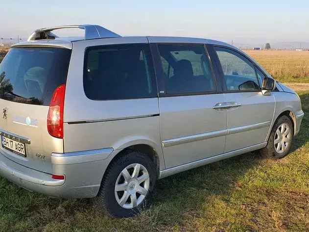 Peugeot 807 HDi 135 Family