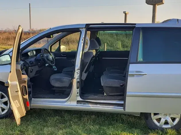 Peugeot 807 HDi 135 Family