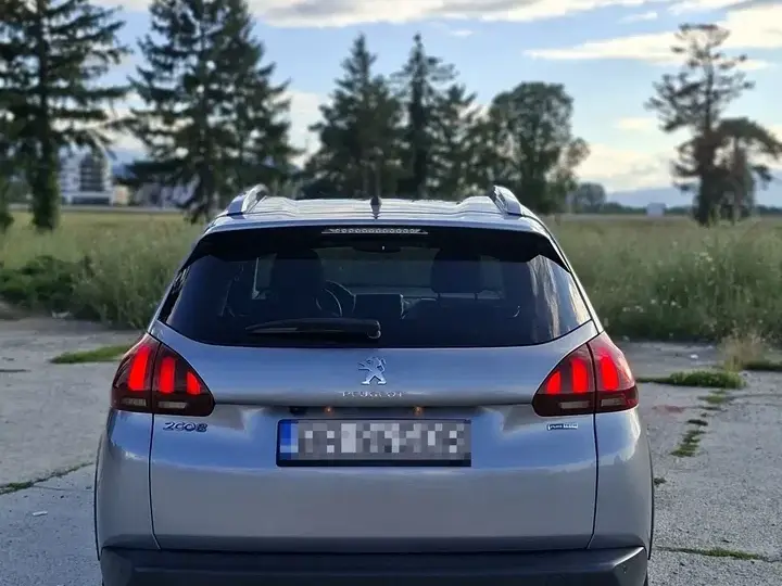 Peugeot 2008 I 1.2 PureTech Turbo EAT6 S&S Allure