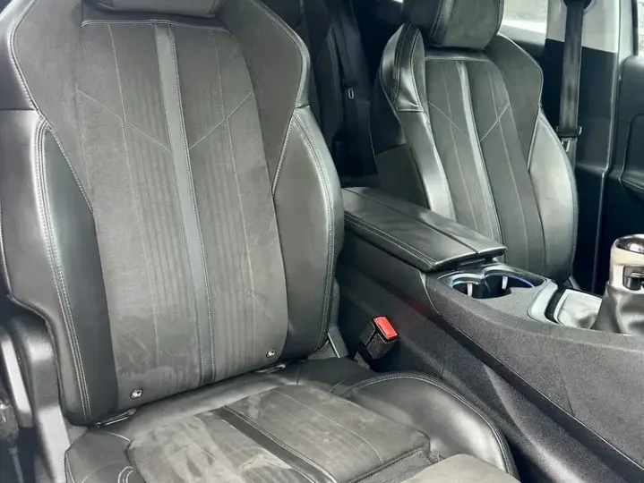 Peugeot 3008 II