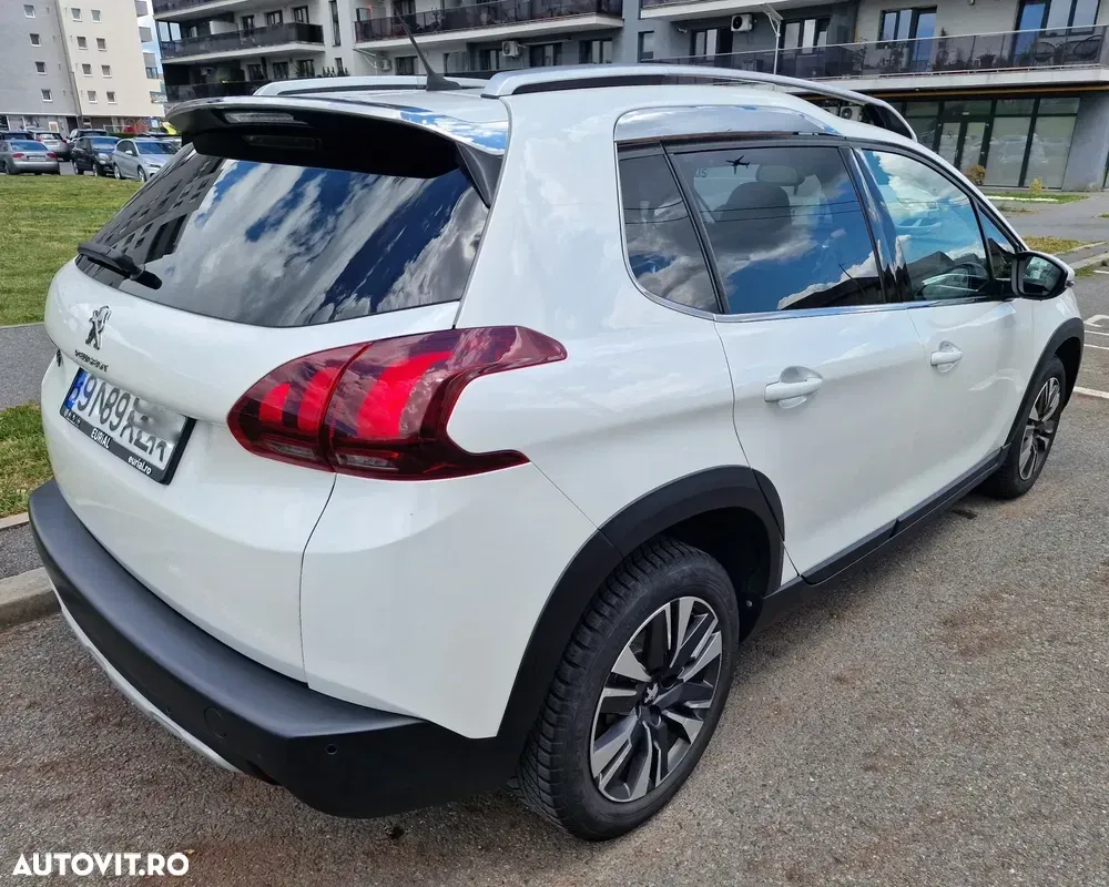 Peugeot 2008 I 1.2 PureTech EAT8 STT GT Pack — imagine 3