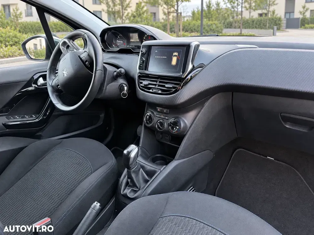 Peugeot 208 I 1.2 VTi Allure — imagine 3