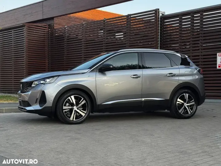 Peugeot 3008 II PHEV 300 EAT8 4X4 GT