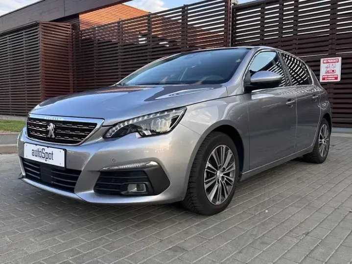 Peugeot 308 II PureTech 130 GPF EAT8 Stop & Start Allure Business-Paket