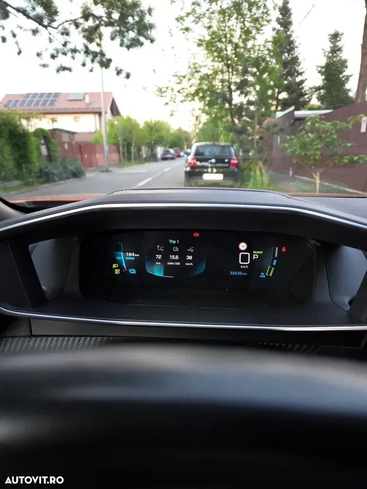 Peugeot 2008 II e-2008 GT Line — imagine 2