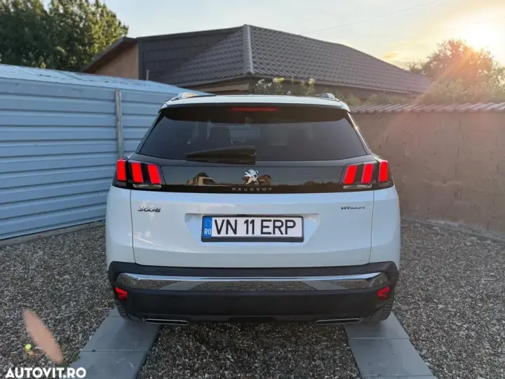 Peugeot 3008 II PHEV 300 EAT8 4X4 GT