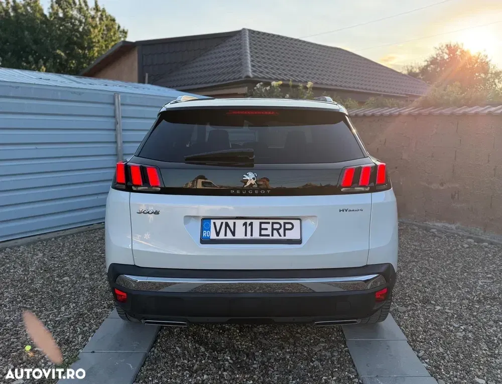 Peugeot 3008 II PHEV 300 EAT8 4X4 GT — imagine 6