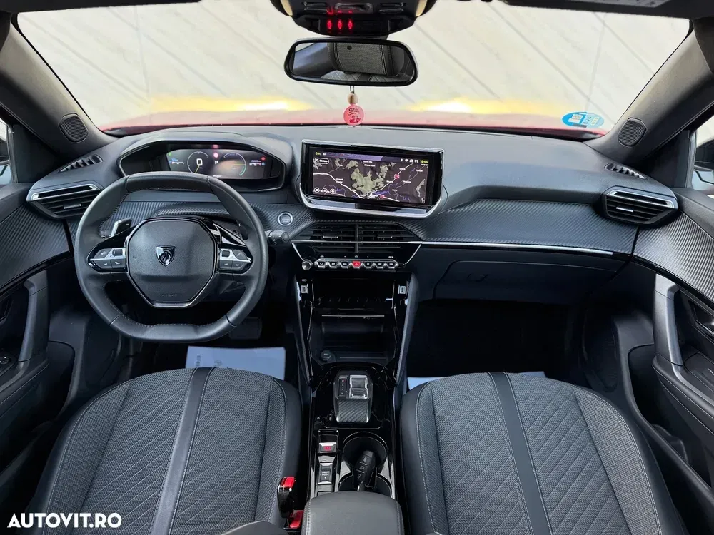Peugeot 2008 Hybrid 145 e-DSC Allure — imagine 5