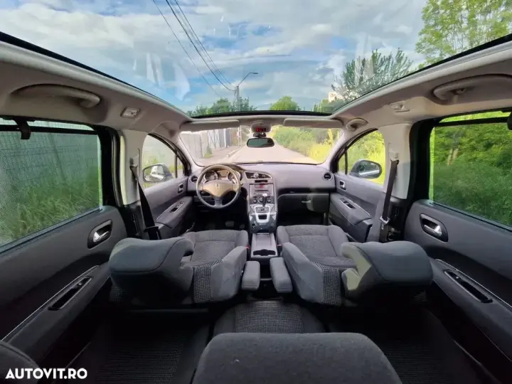 Peugeot 5008 I