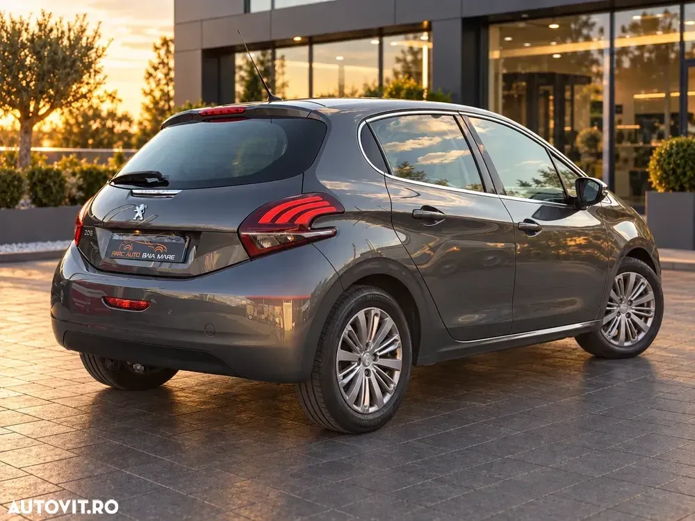 Peugeot 208 I PureTech 110 Stop & Start EAT6 Allure — imagine 4