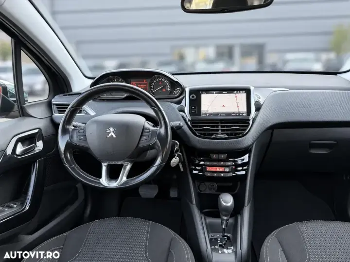 Peugeot 208 I PureTech 110 Stop & Start EAT6 Allure