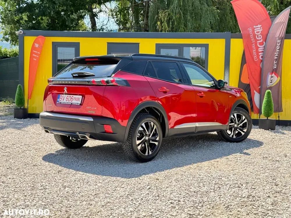Peugeot 2008 II PureTech 130 EAT8 GT Exclusive — imagine 4