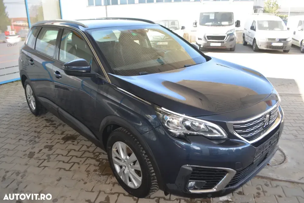 Peugeot 5008 II BlueHDI 130 EAT8 Active — imagine 3