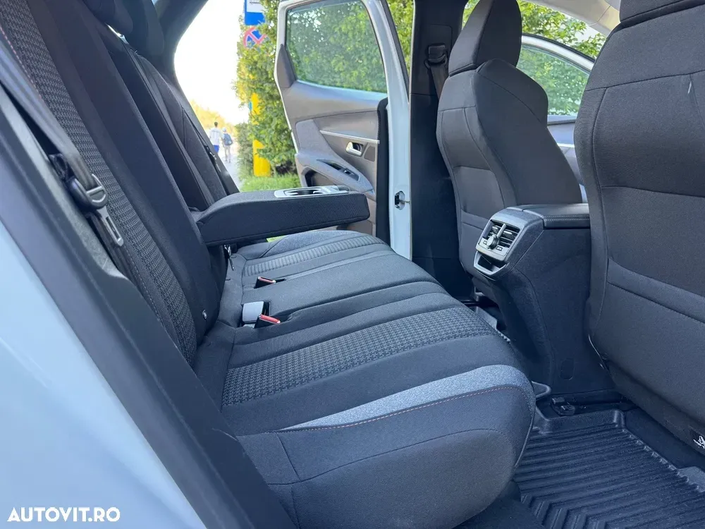 Peugeot 3008 II PureTech 130 Stop & Start GPF EAT8 Allure Pack — imagine 3
