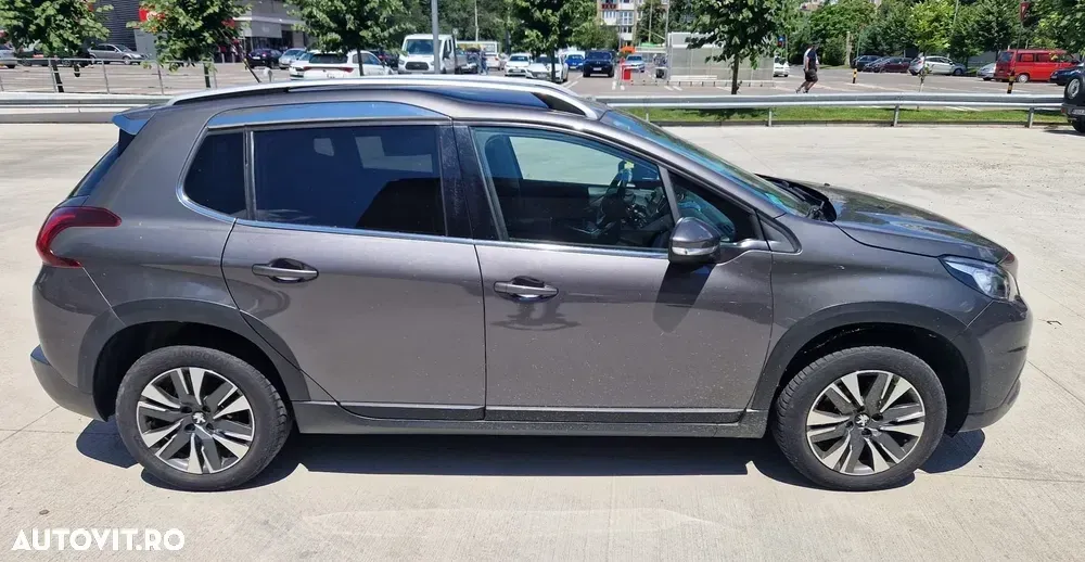 Peugeot 2008 II 1.2 PureTech Turbo S&S Allure — imagine 2