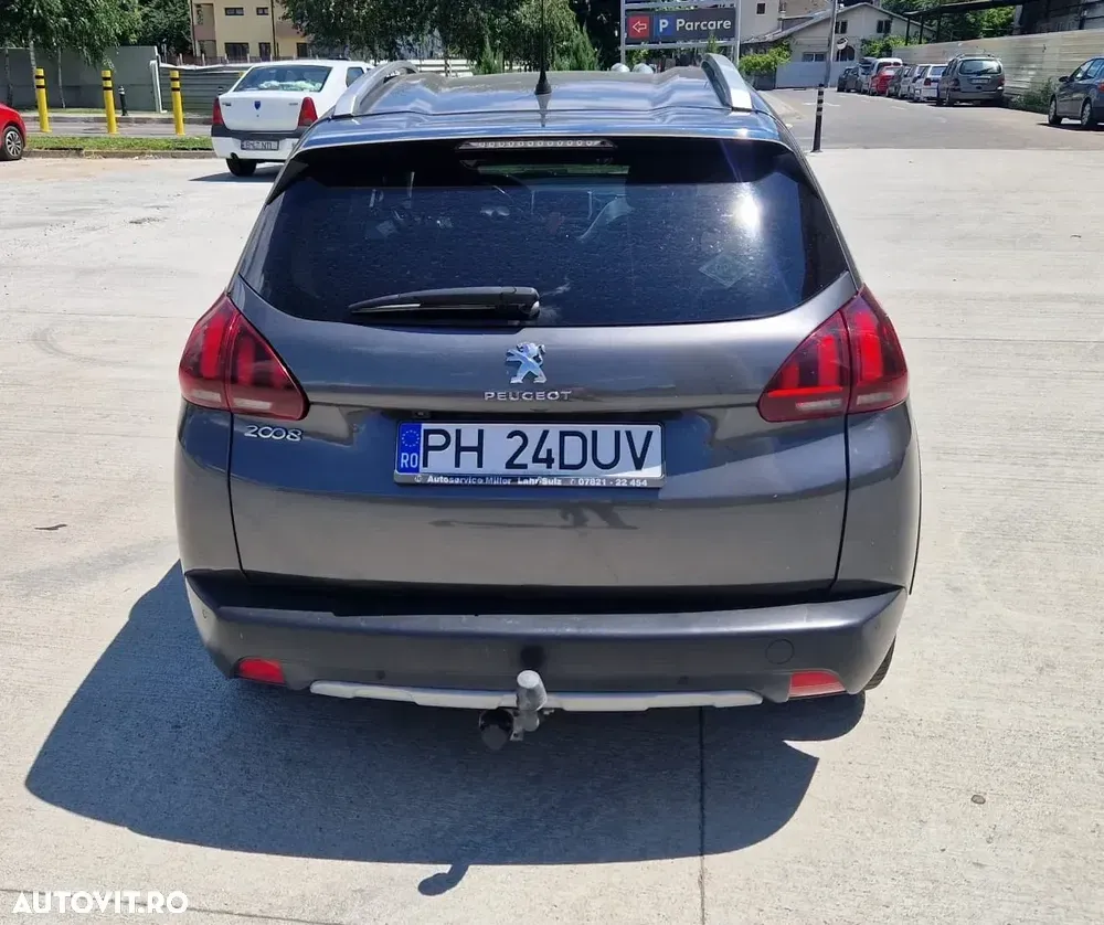 Peugeot 2008 II 1.2 PureTech Turbo S&S Allure — imagine 4