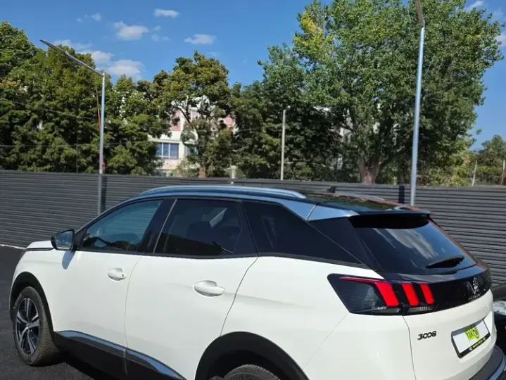 Peugeot 3008 II 1.5 BlueHDI S&S EAT8 Allure