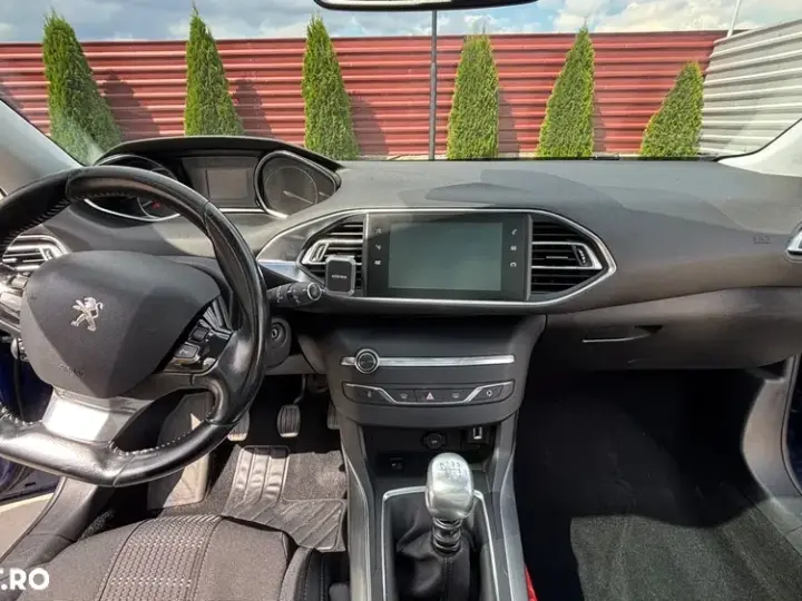 Peugeot 308 II PureTech 130 GPF Stop & Start Allure Business-Paket