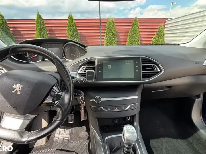 Peugeot 308 II PureTech 130 GPF Stop & Start Allure Business-Paket
