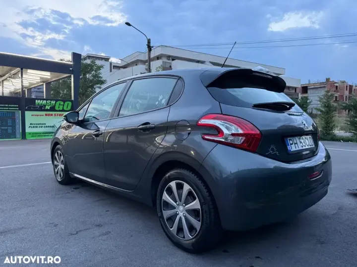 Peugeot 208 I