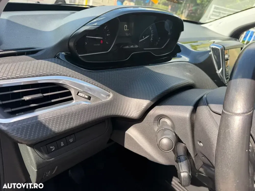 Peugeot 2008 PureTech 110 Style — imagine 6